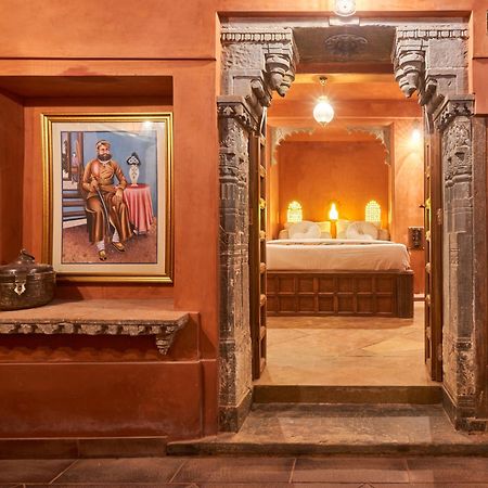 ホテル Kaladwas Lal Haveli ウダイプル エクステリア 写真