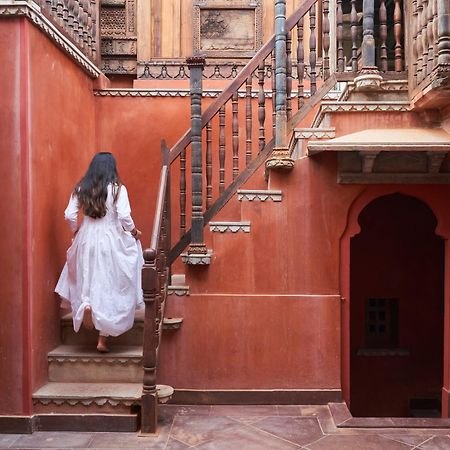 ホテル Kaladwas Lal Haveli ウダイプル エクステリア 写真