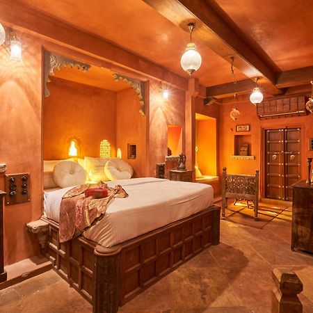 ホテル Kaladwas Lal Haveli ウダイプル エクステリア 写真