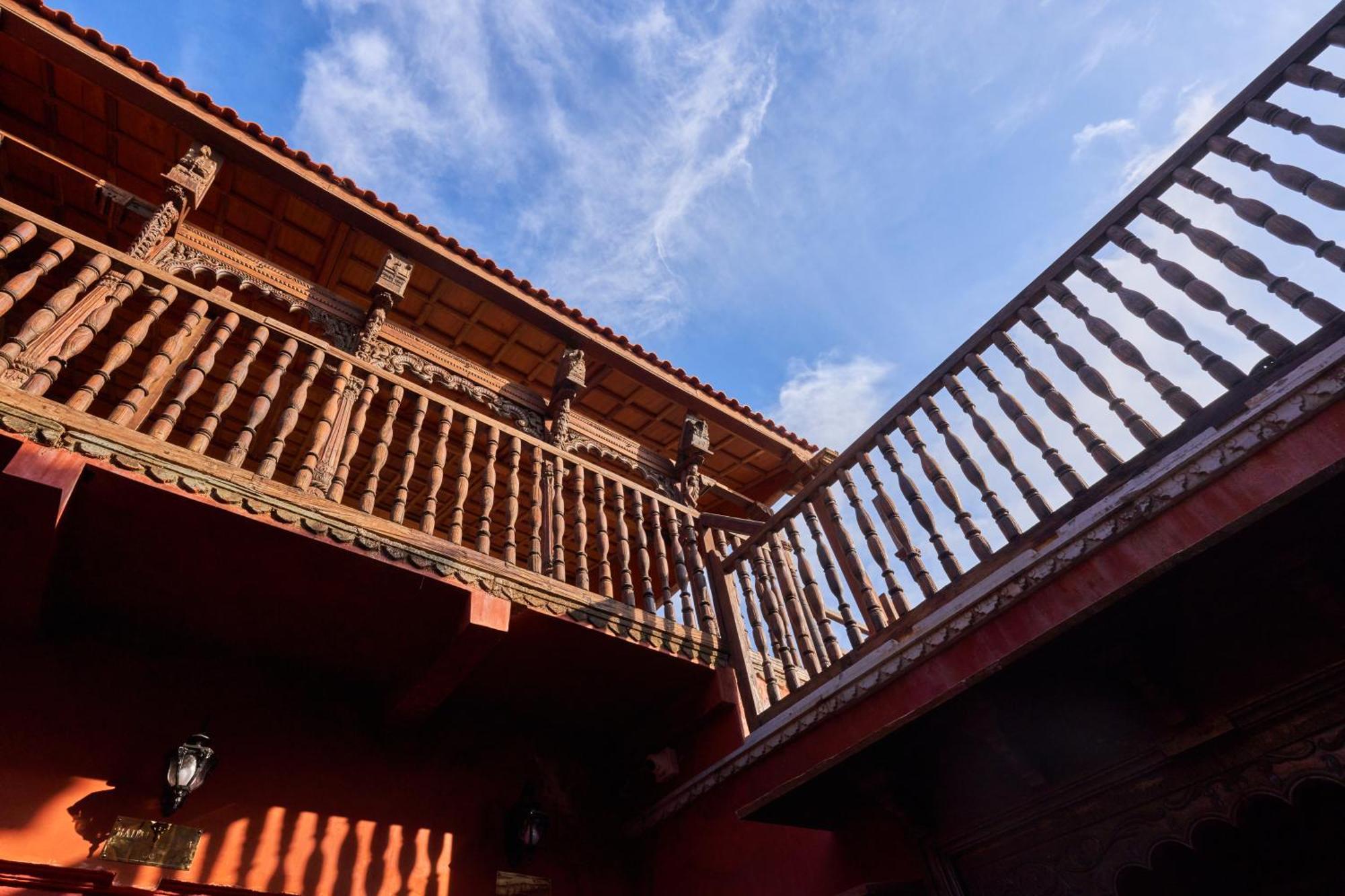 ホテル Kaladwas Lal Haveli ウダイプル エクステリア 写真