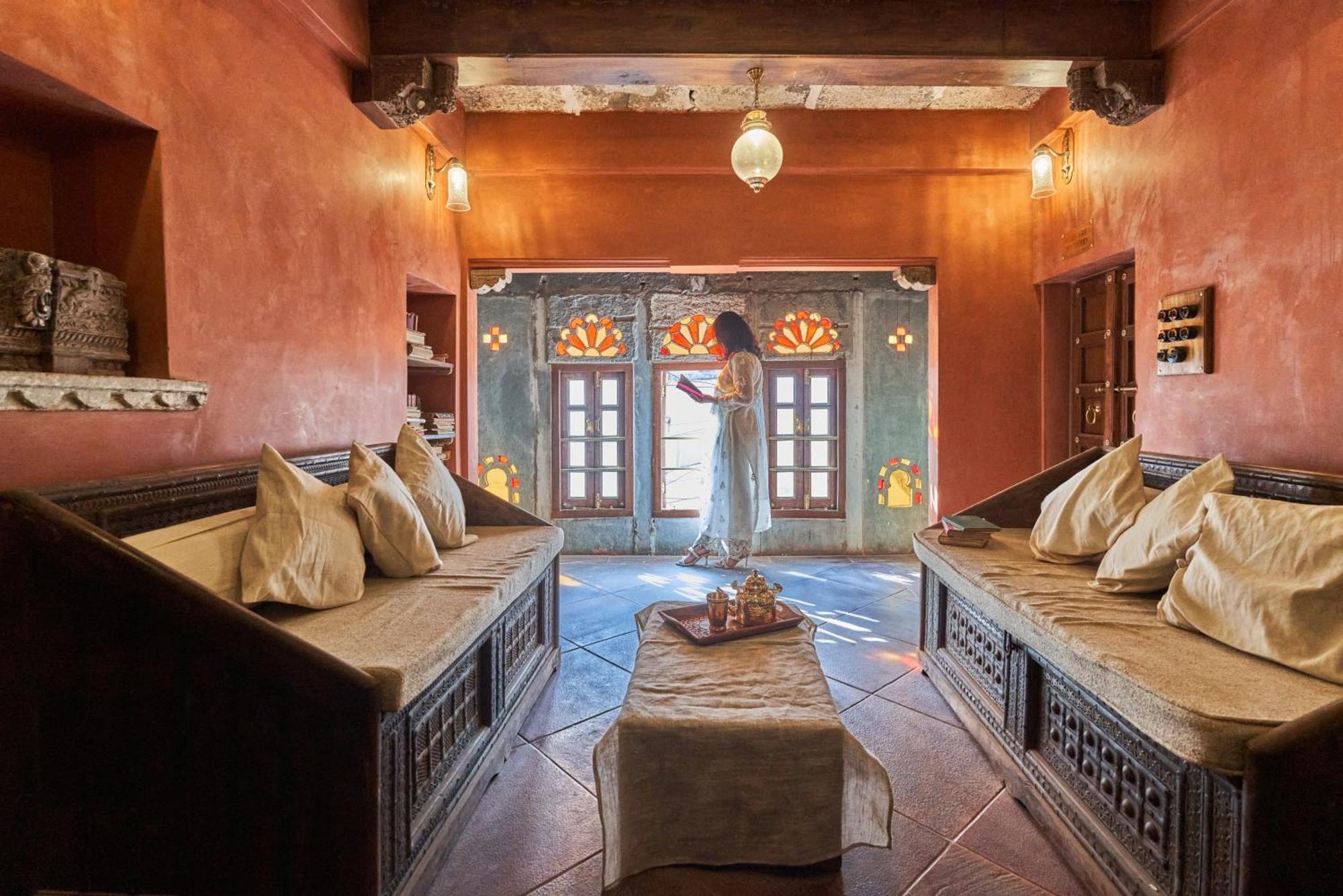 ホテル Kaladwas Lal Haveli ウダイプル エクステリア 写真