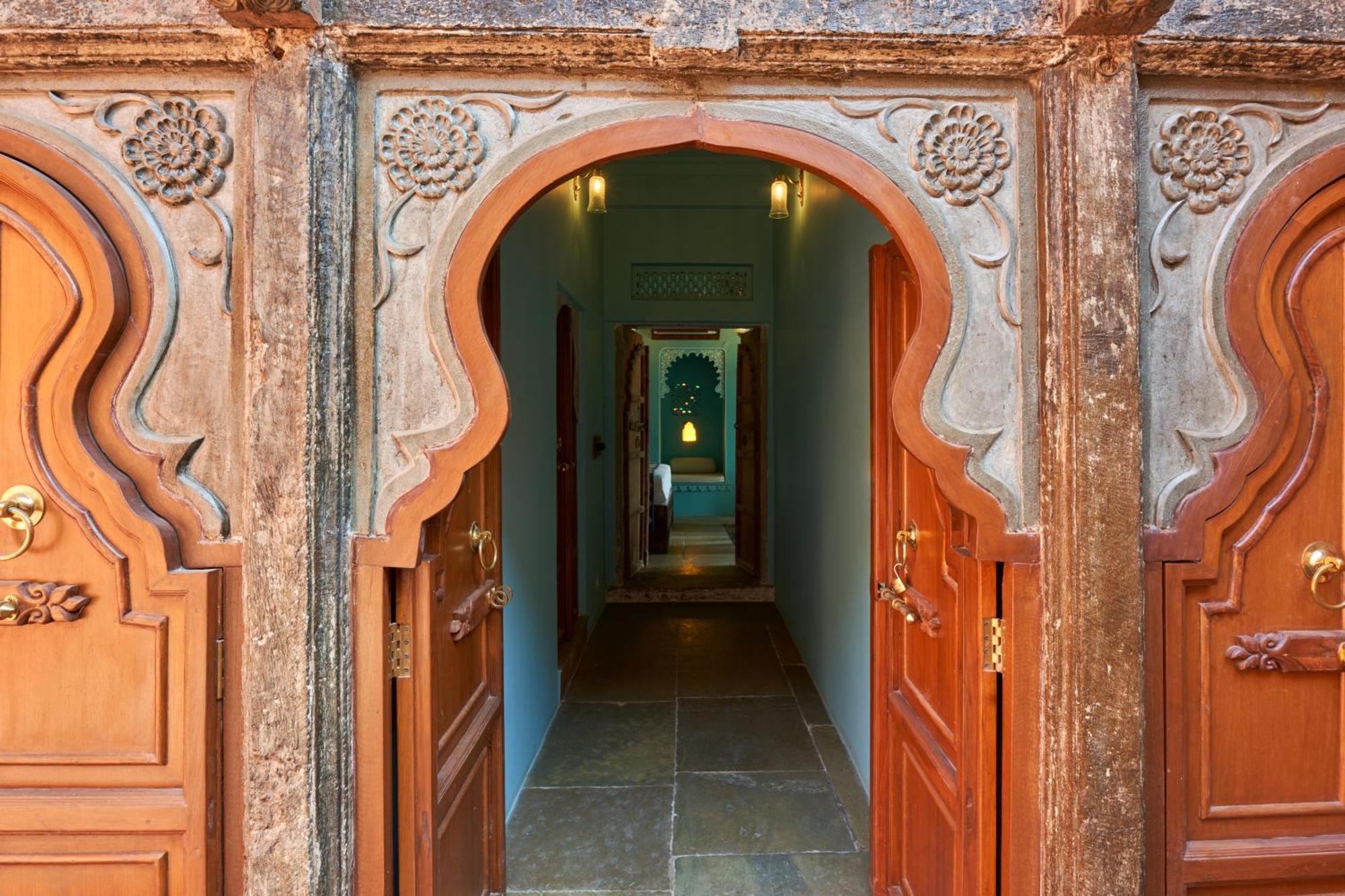 ホテル Kaladwas Lal Haveli ウダイプル エクステリア 写真