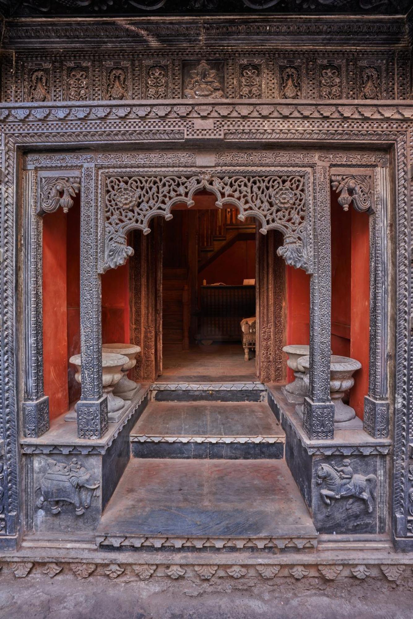 ホテル Kaladwas Lal Haveli ウダイプル エクステリア 写真