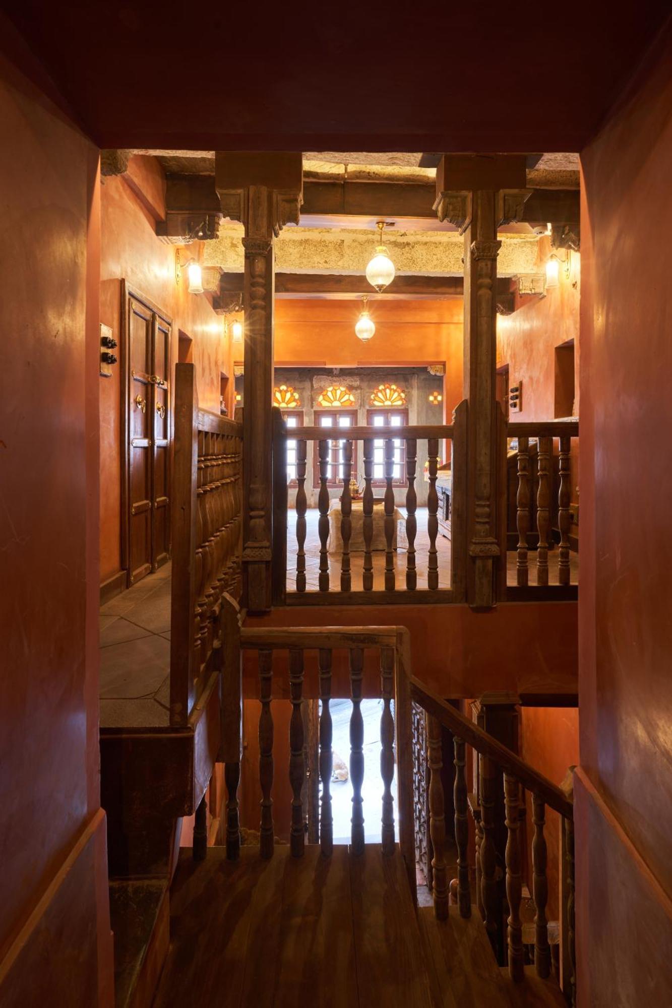 ホテル Kaladwas Lal Haveli ウダイプル エクステリア 写真