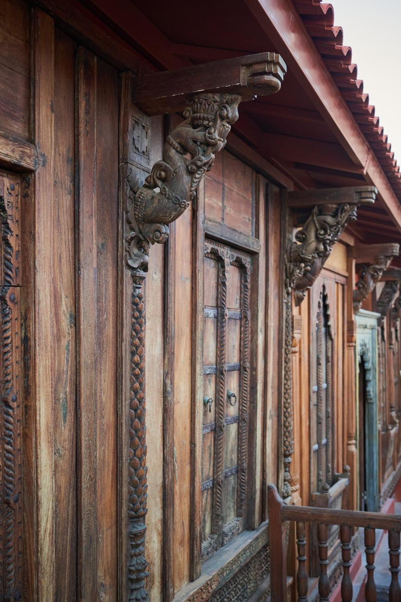 ホテル Kaladwas Lal Haveli ウダイプル エクステリア 写真
