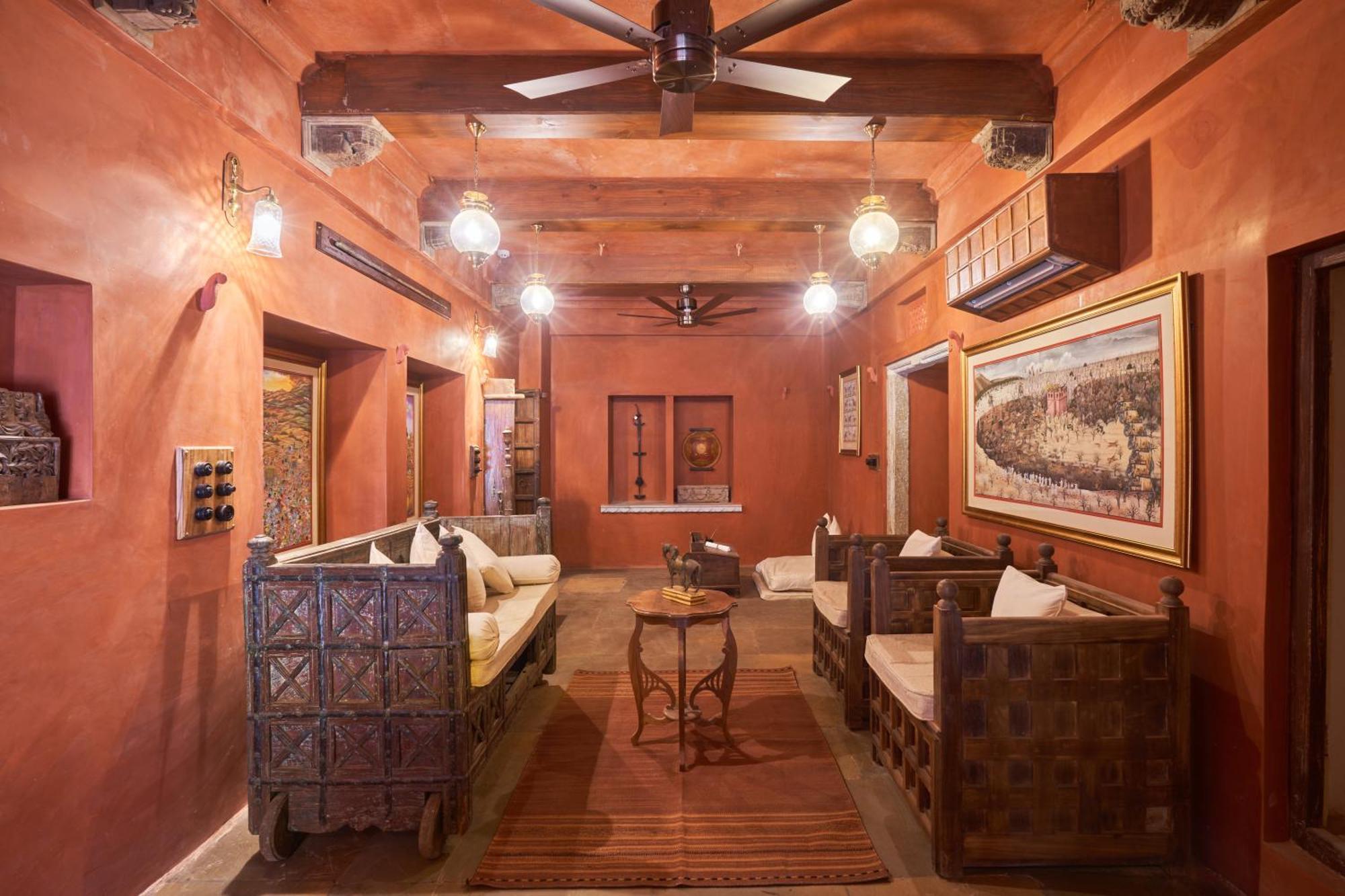 ホテル Kaladwas Lal Haveli ウダイプル エクステリア 写真