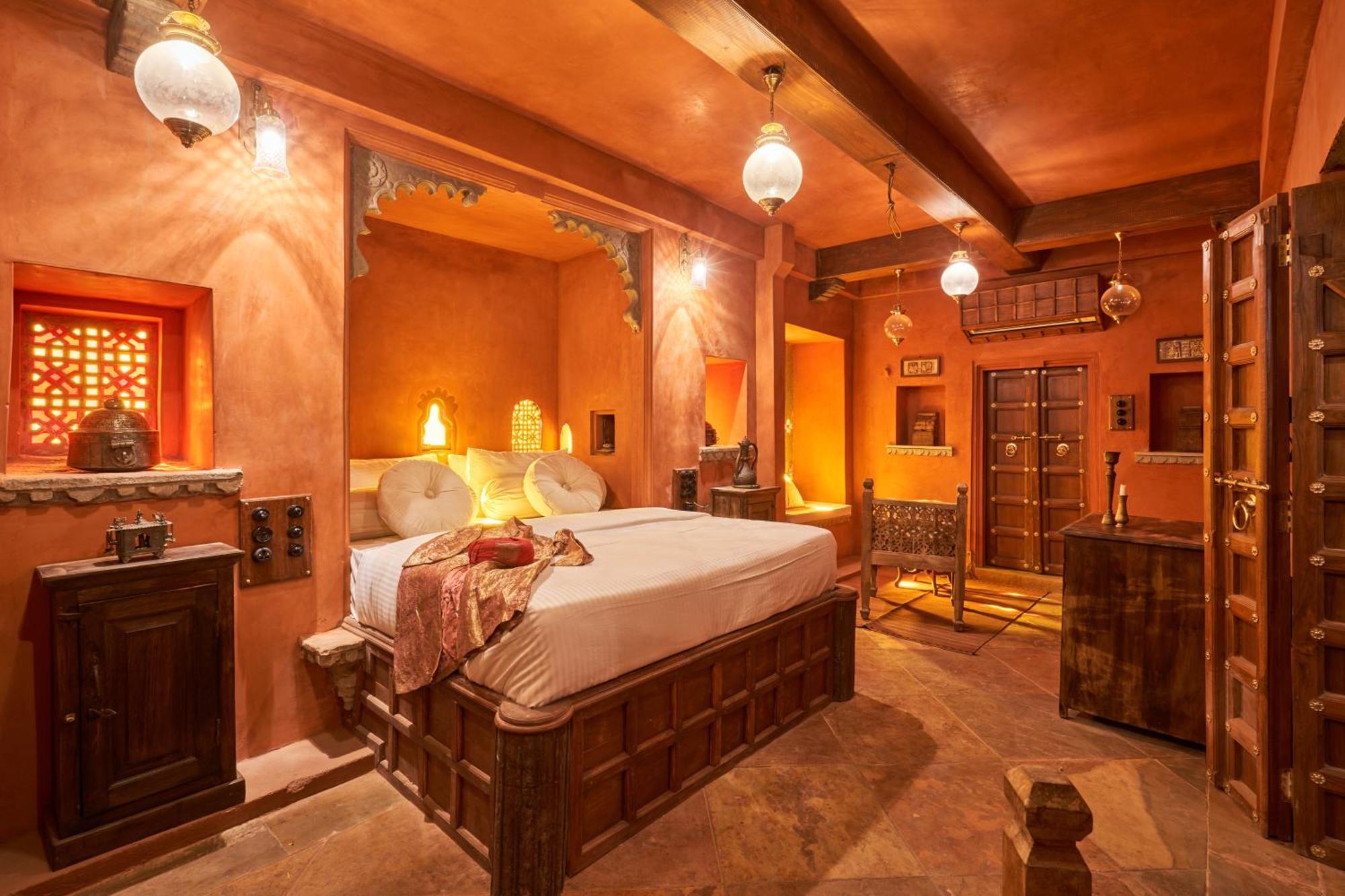 ホテル Kaladwas Lal Haveli ウダイプル エクステリア 写真