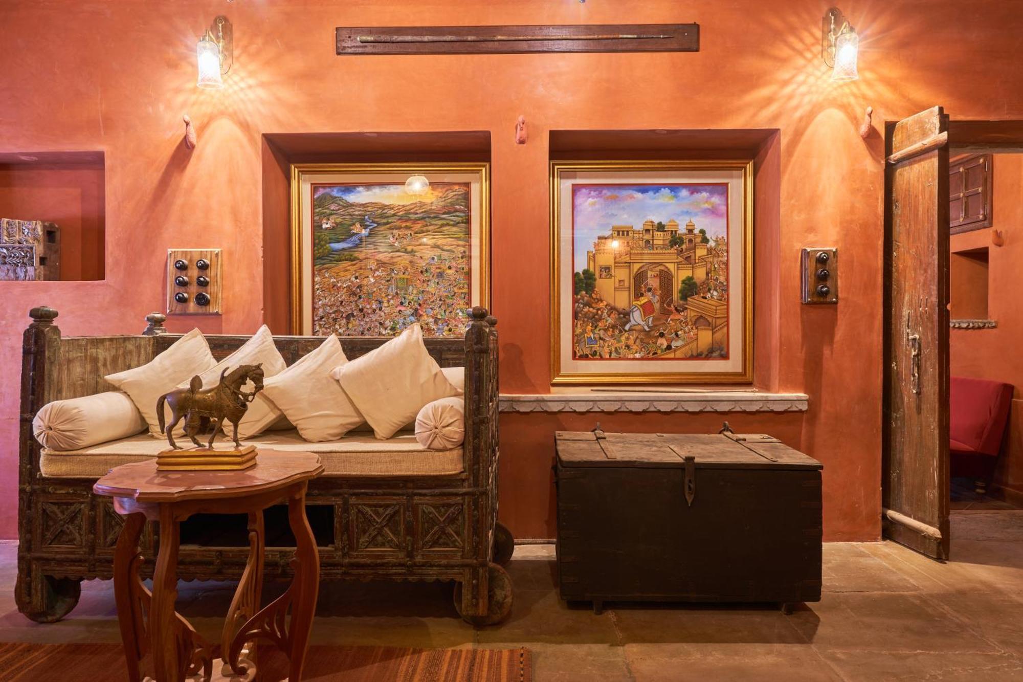 ホテル Kaladwas Lal Haveli ウダイプル エクステリア 写真