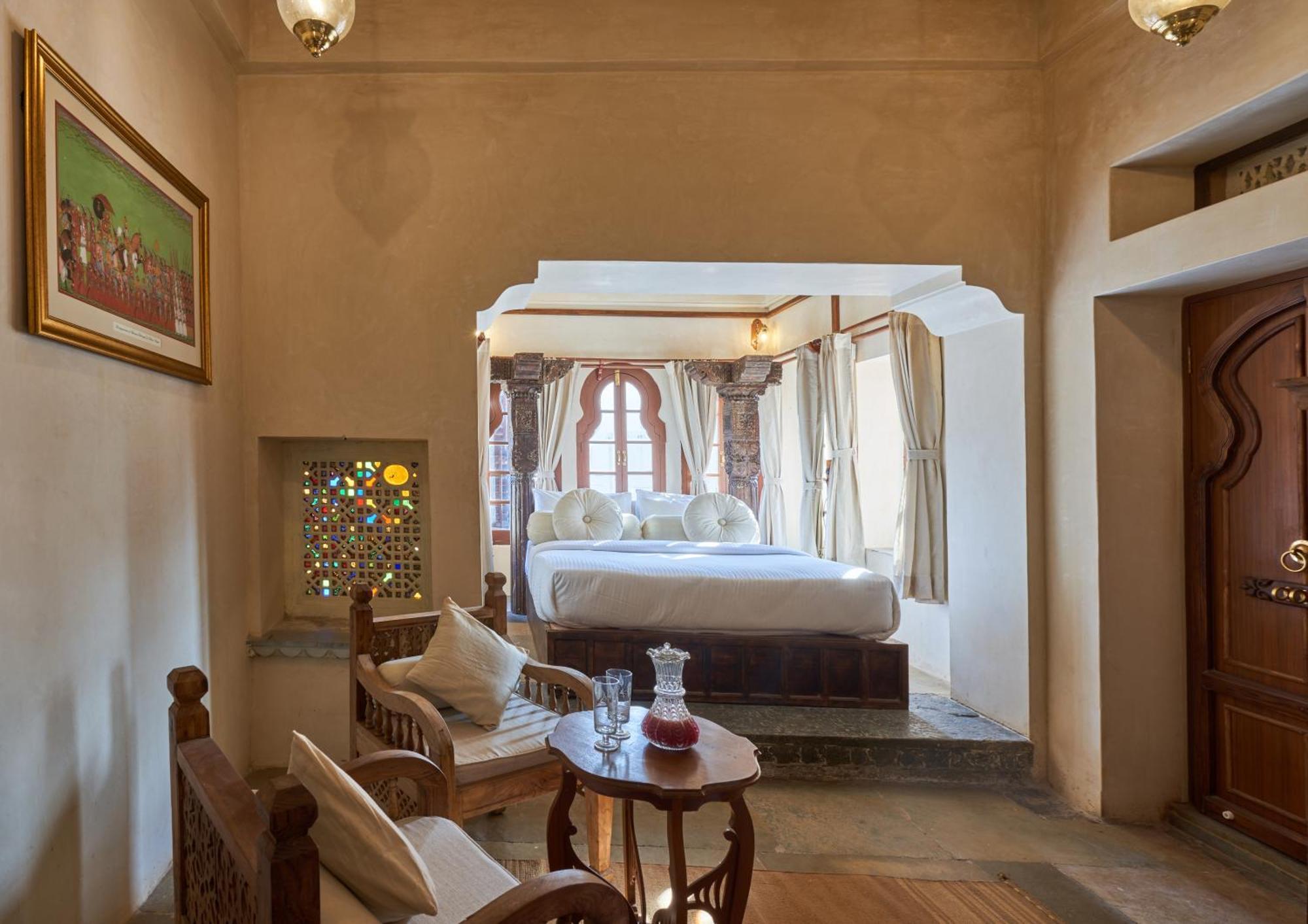 ホテル Kaladwas Lal Haveli ウダイプル エクステリア 写真