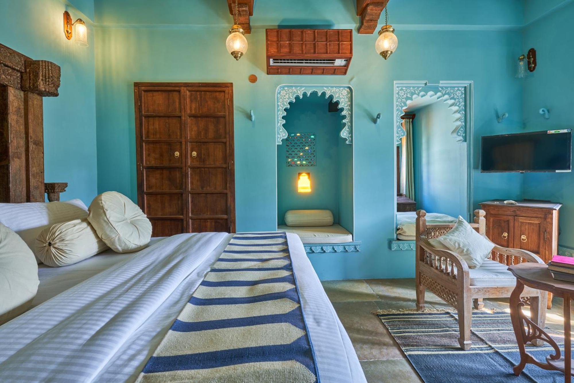 ホテル Kaladwas Lal Haveli ウダイプル エクステリア 写真