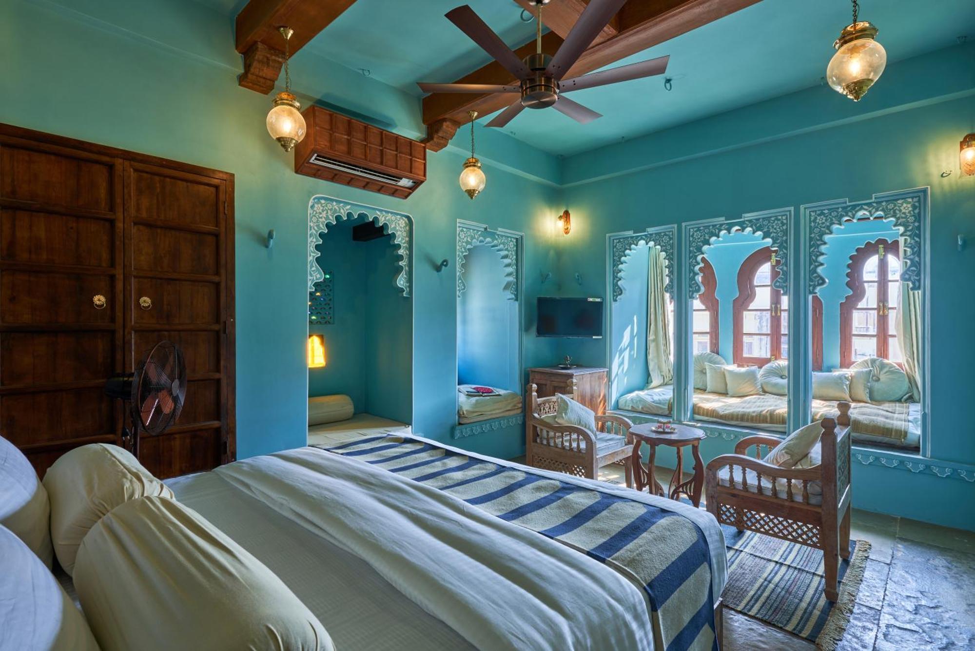 ホテル Kaladwas Lal Haveli ウダイプル エクステリア 写真