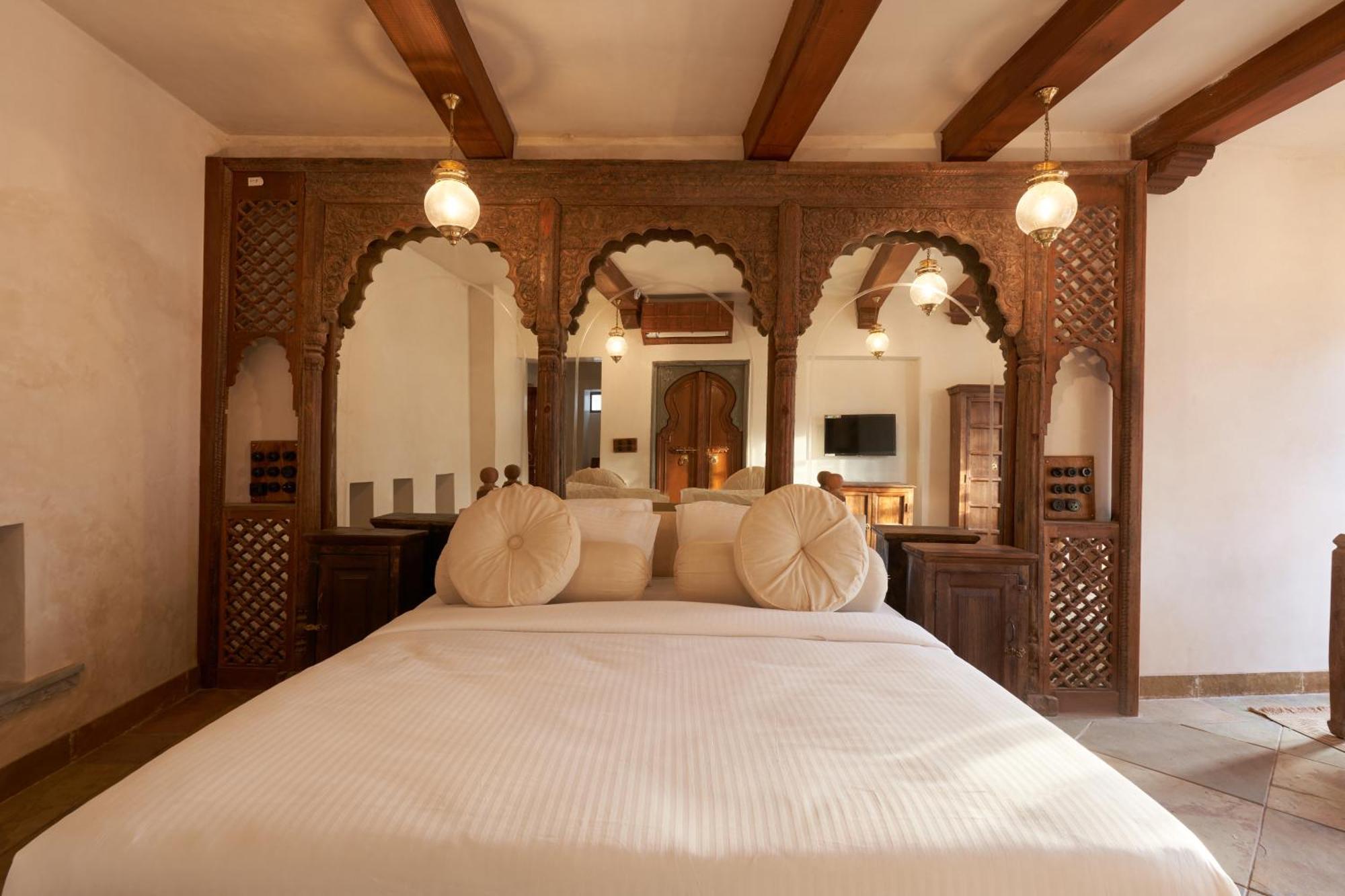 ホテル Kaladwas Lal Haveli ウダイプル エクステリア 写真