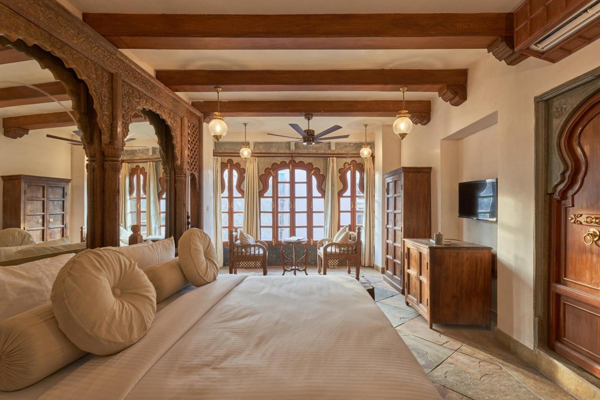 ホテル Kaladwas Lal Haveli ウダイプル エクステリア 写真